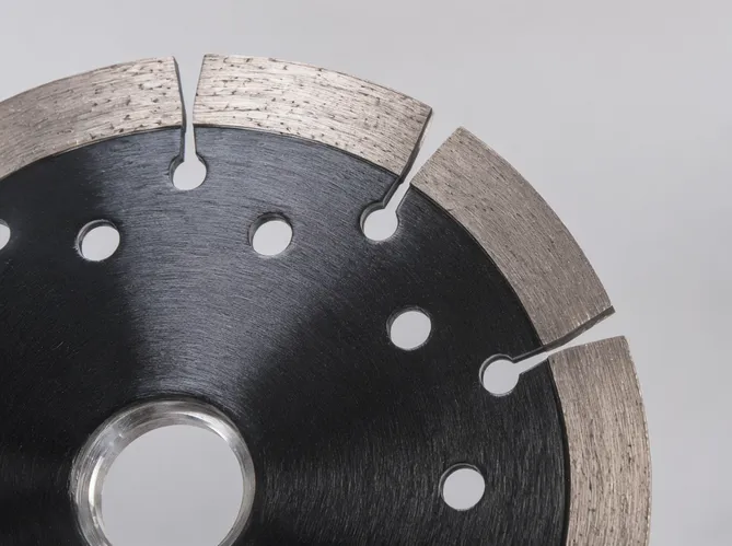 Close-up of laser-welded segmented rim on a 115mm concrete diamond cutting disc