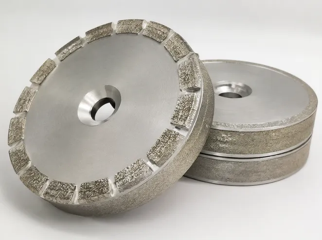 Side-coated vacuum brazed diamond blade for grinding and shaping applications