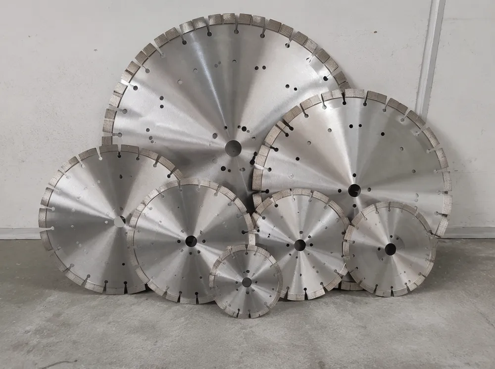 Concrete cutting blade with diamond segments for reinforced concrete, 300–1600 mm diameter range