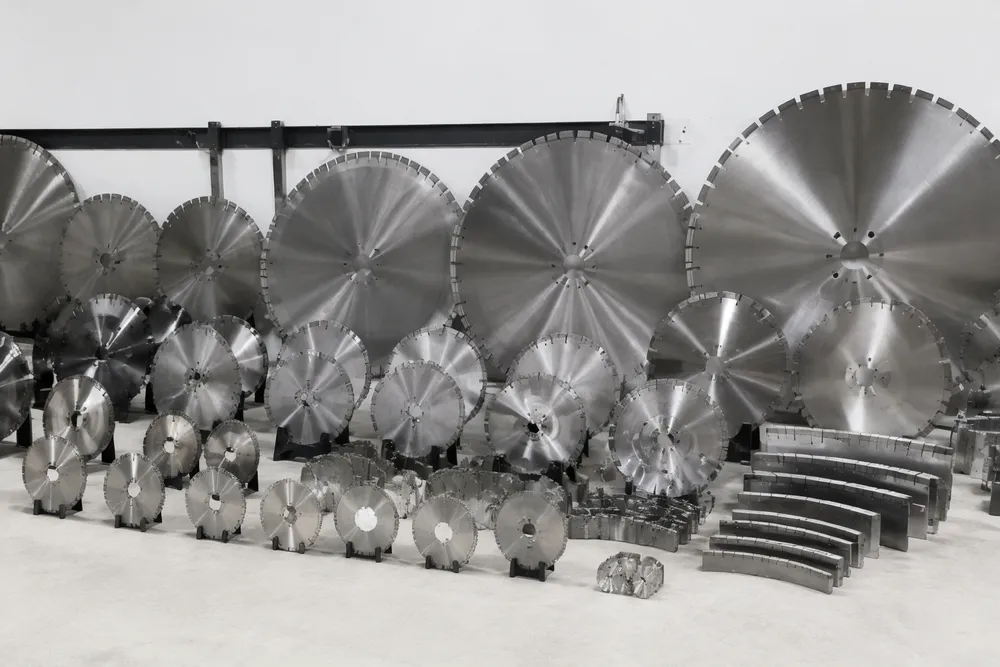 CLSEG diamond saw blades ranging from 300mm bridge saw blades to 3200mm gang saw segments