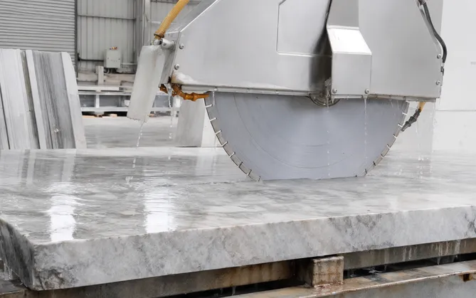 Diamond bridge saw blade for cutting quartzite slabs on CNC bridge saw machines