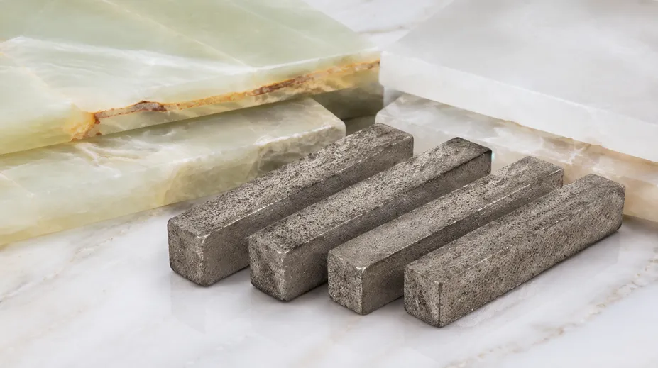 Diamond segments for onyx and translucent stone cutting without shattering