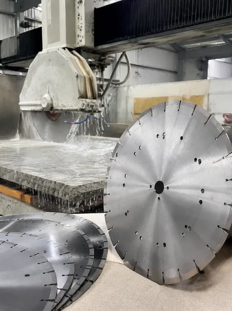 Application-specific blade engineering for bridge saw and CNC stone cutting machines